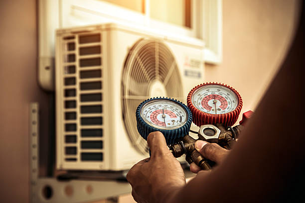 Professional Hvac technician working in Otley, IA